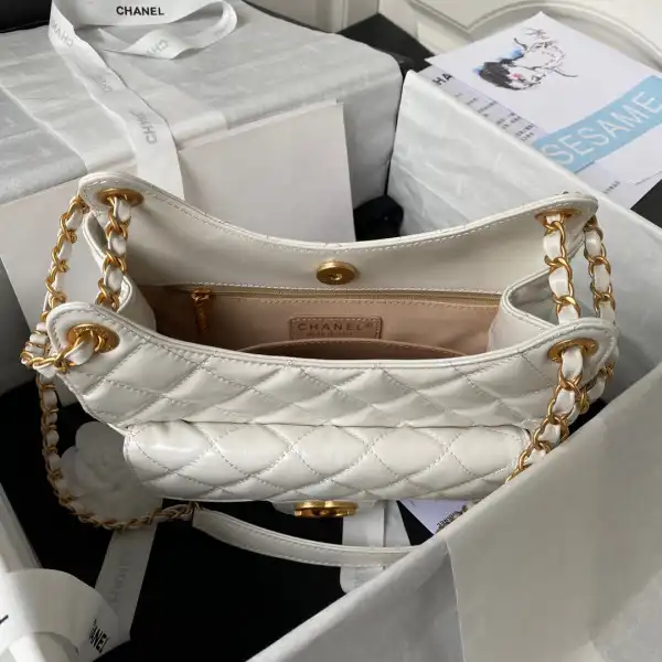 CHANEL HOBO HANDBAG