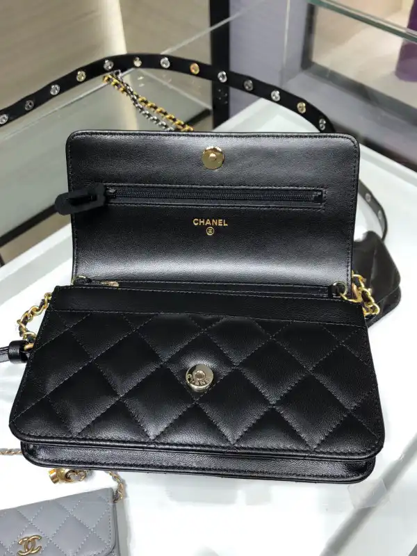 First bag ru CHANEL WALLET