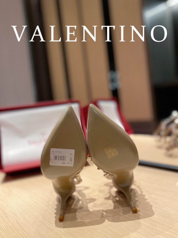 HOT SALE VALENTINO ROCKSTUD SANDAL