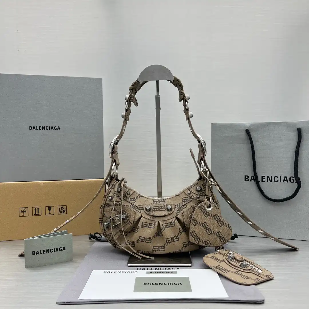 TO BALENCIAGA WOMEN'S LE CAGOLE XS SHOULDER BAG