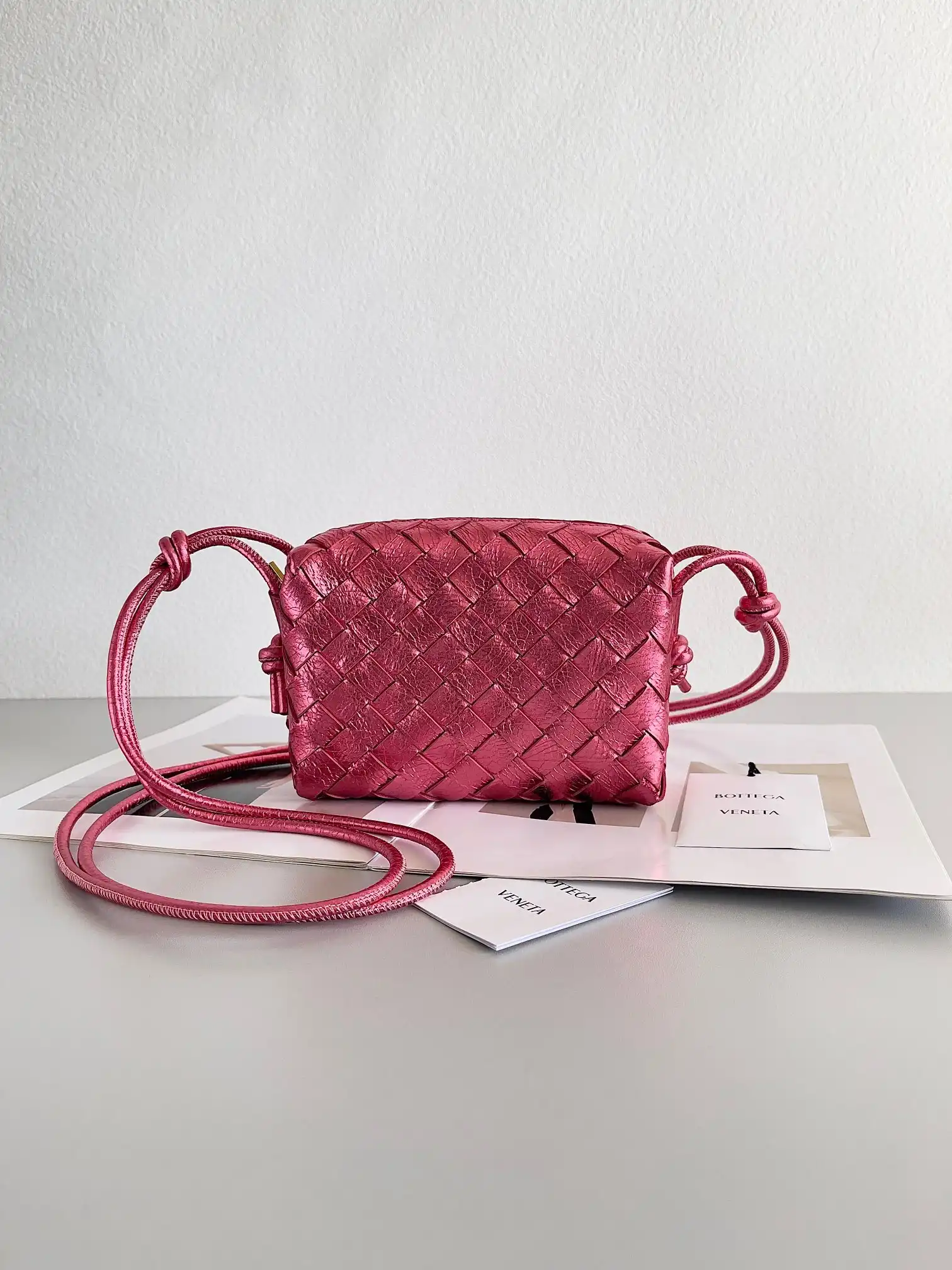 Frstbag ru BOTTEGA VENETA Mini Loop Camera Bag