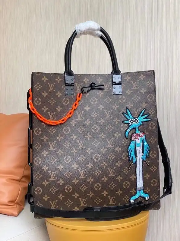 LOUIS VUITTON SAC PLAT