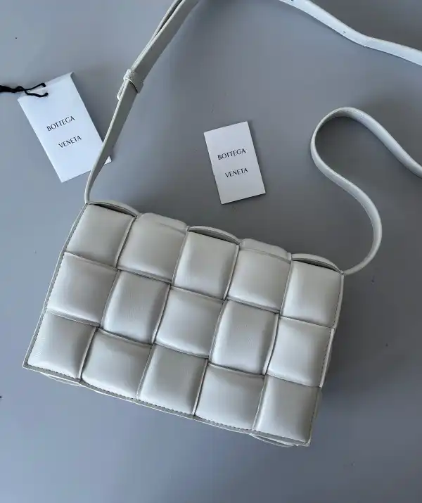 BOTTEGA VENETA CASSETTE