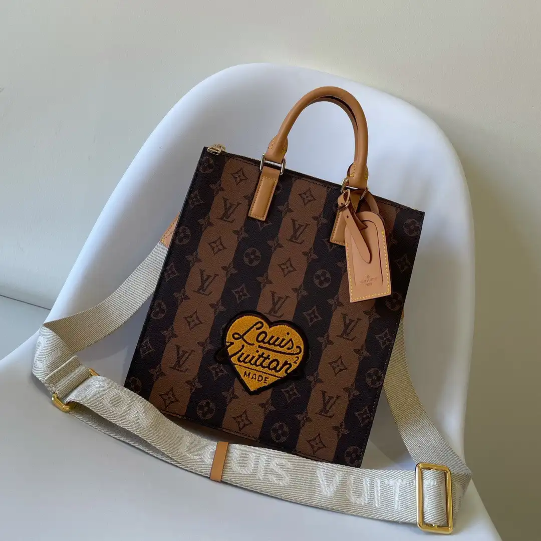 Firstbag Ru LOUIS VUITTON SAC PLAT CROSS