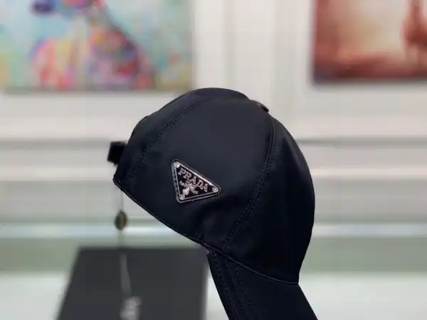 Bagsoffer PRADA HAT