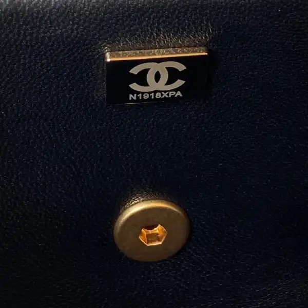 CHANEL SMALL FLAP BAG