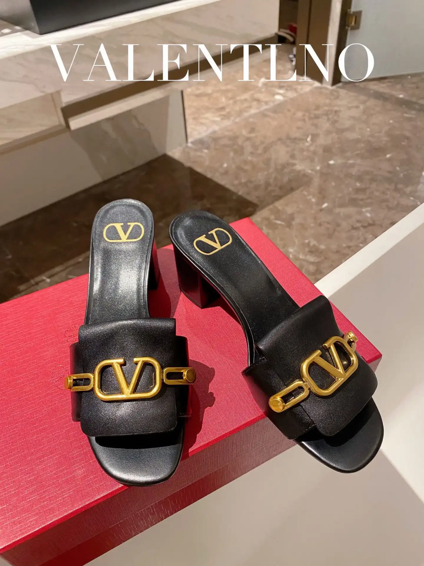 Frstbag ru VALENTINO VLOGO SIGNATURE SLIDE SANDAL