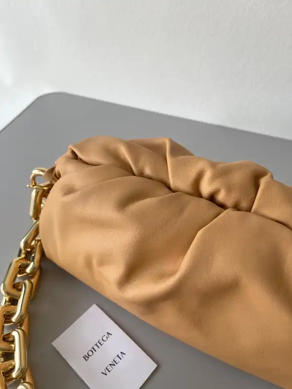 Bagsoffer BOTTEGA VENETA THE CHAIN POUCH