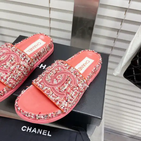 CHANEL MULE