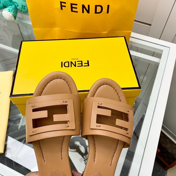 HOT SALE Fendi Signature