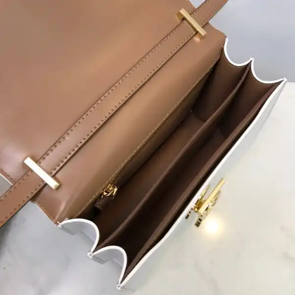 First bag ru BURBERRY SMALL TB Bag