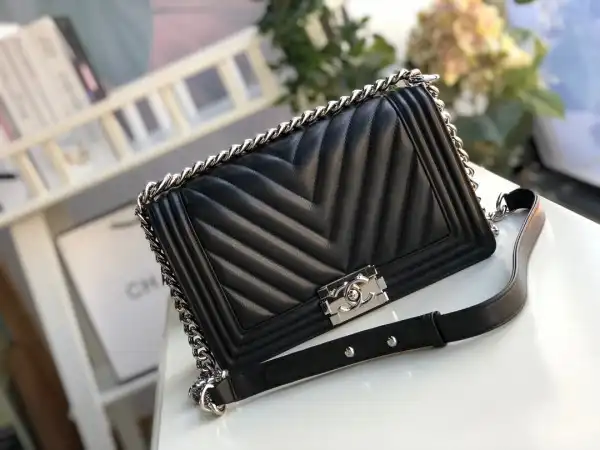 First bag ru CHANEL BOY BAG 20CM 25CM