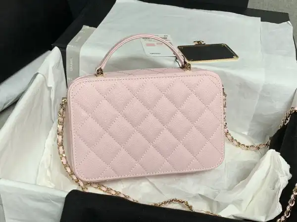 First bag ru CHANEL VANITY CASE