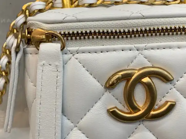 Frstbag ru CHANEL SMALL VANITY WITH CHAIN