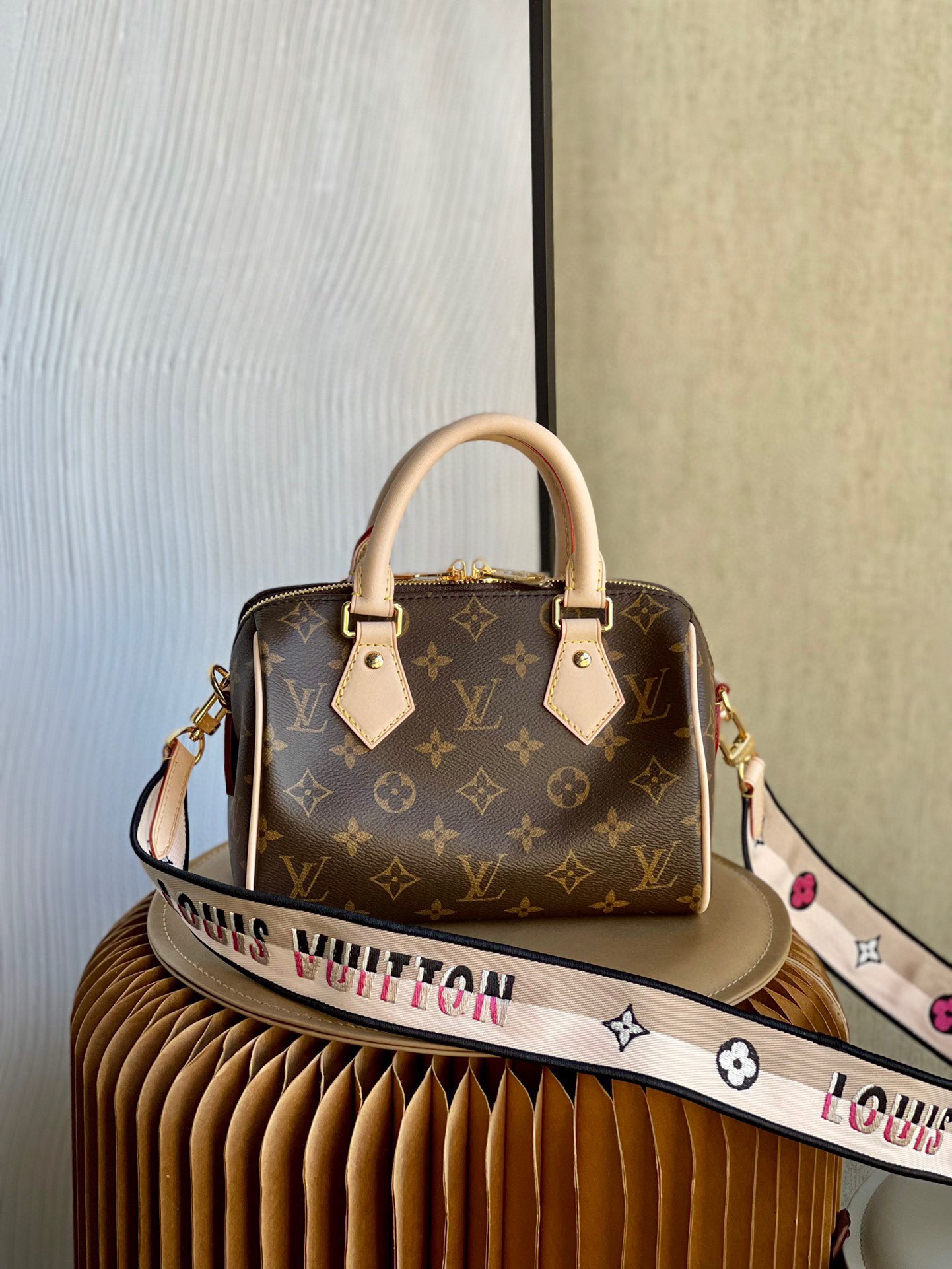 HOT SALE Louis Vuitton SPEEDY BANDOULIÈRE 20