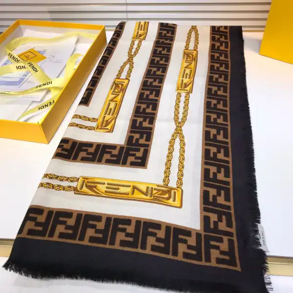 Yupoo bagsoffer FENDI SCARF