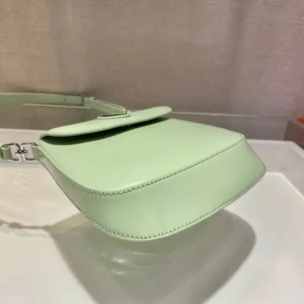 First bag ru Prada CHANELeo mini bag