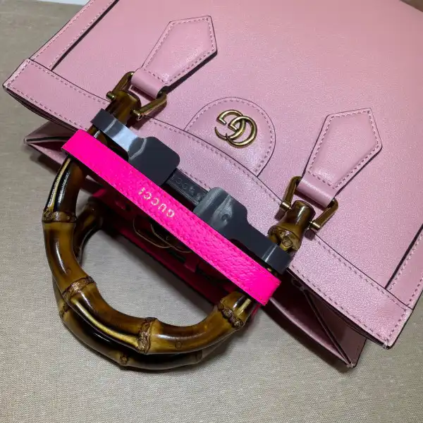 Firstbag Ru Gucci Diana small tote bag