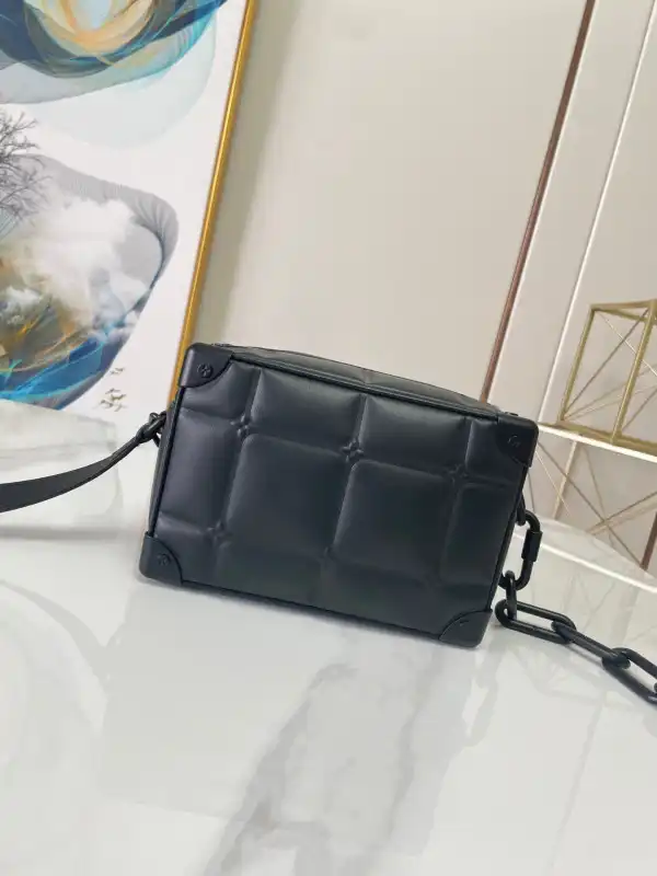 First bag ru LOUIS VUITTON MINI SOFT TRUNK