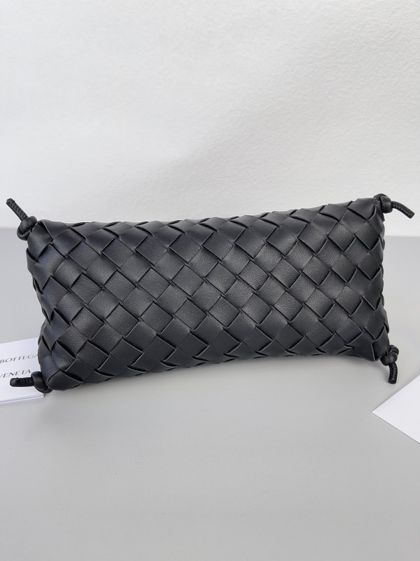 HOT SALE BOTTEGA VENETA Pouch On Strap