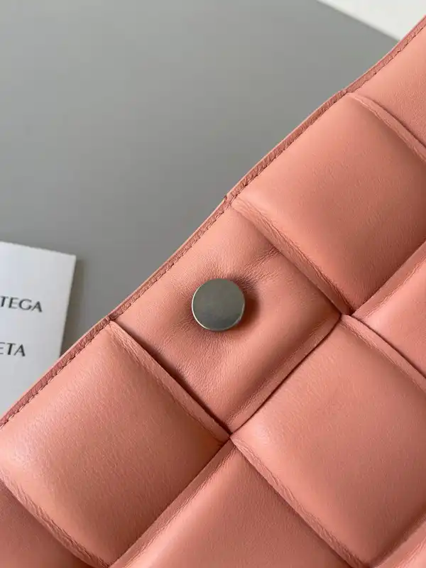 BOTTEGA VENETA CASSETTE