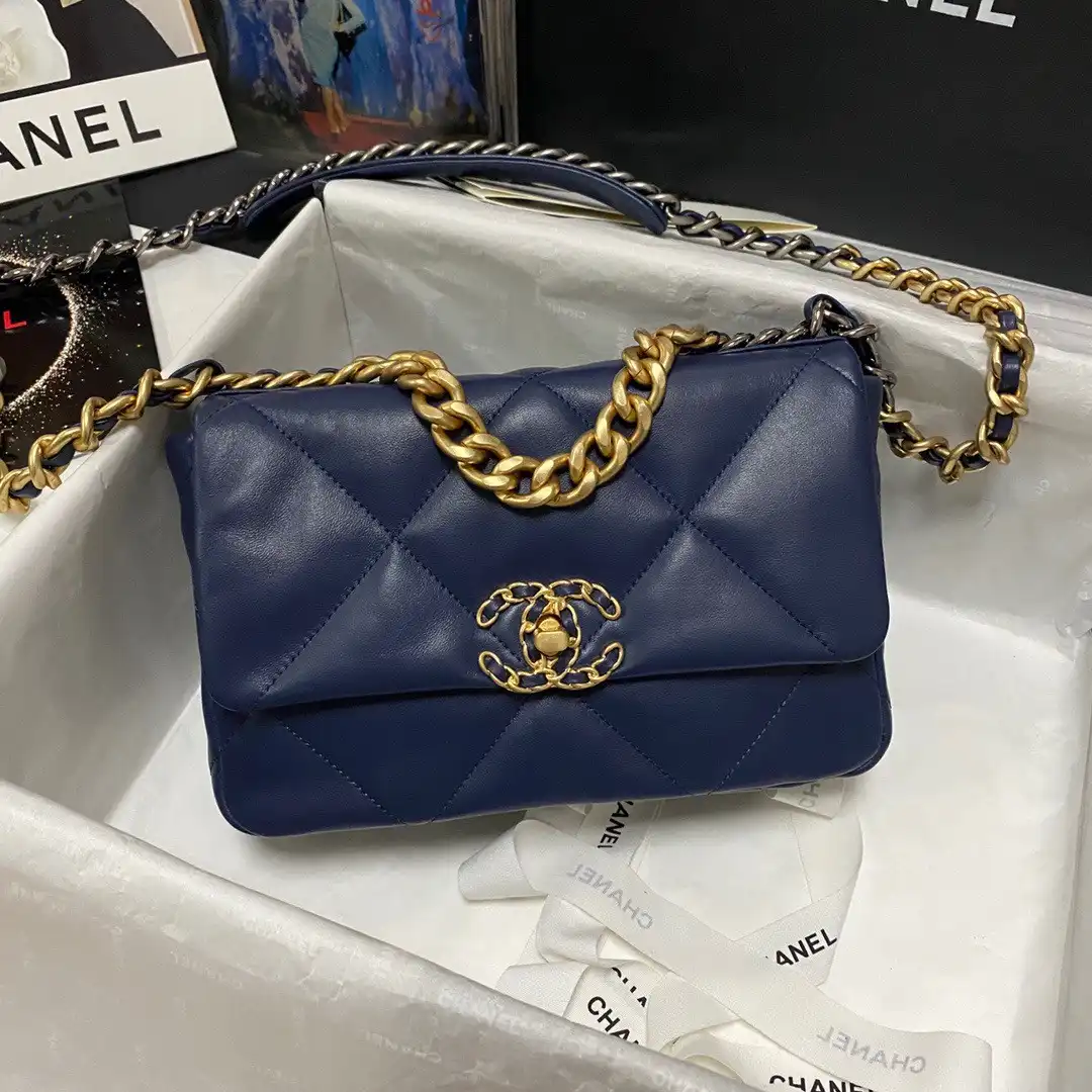 CHANEL 19 FLAP BAG