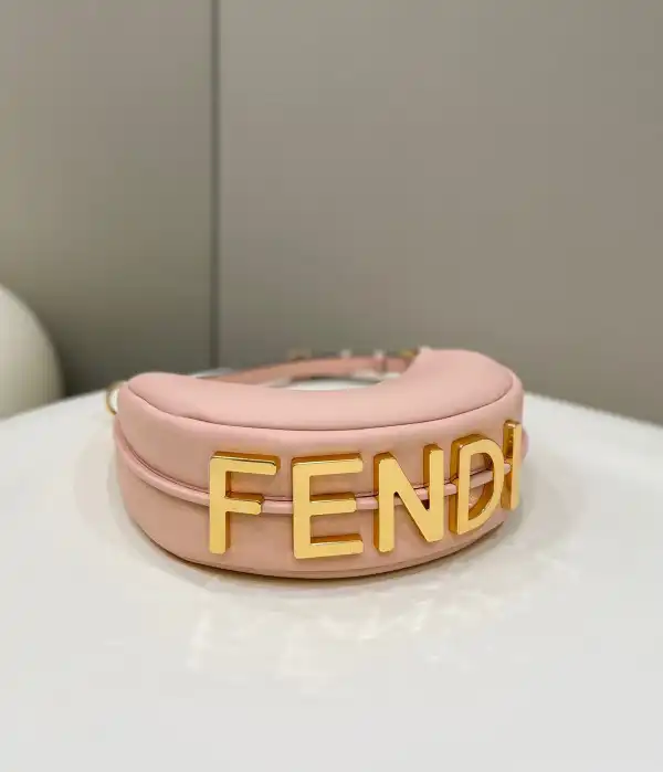 First bag ru Fendi Fendigraphy Small