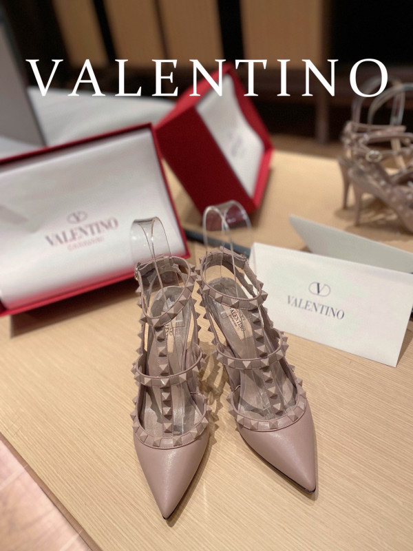 HOT SALE VALENTINO ROCKSTUD SANDAL