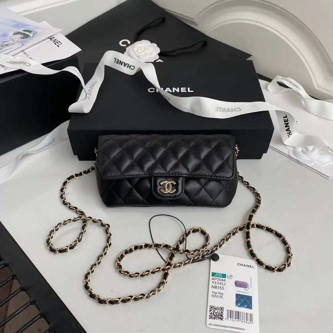 CHANEL GLASSES CASE WITH CHANELASSIC CHAIN