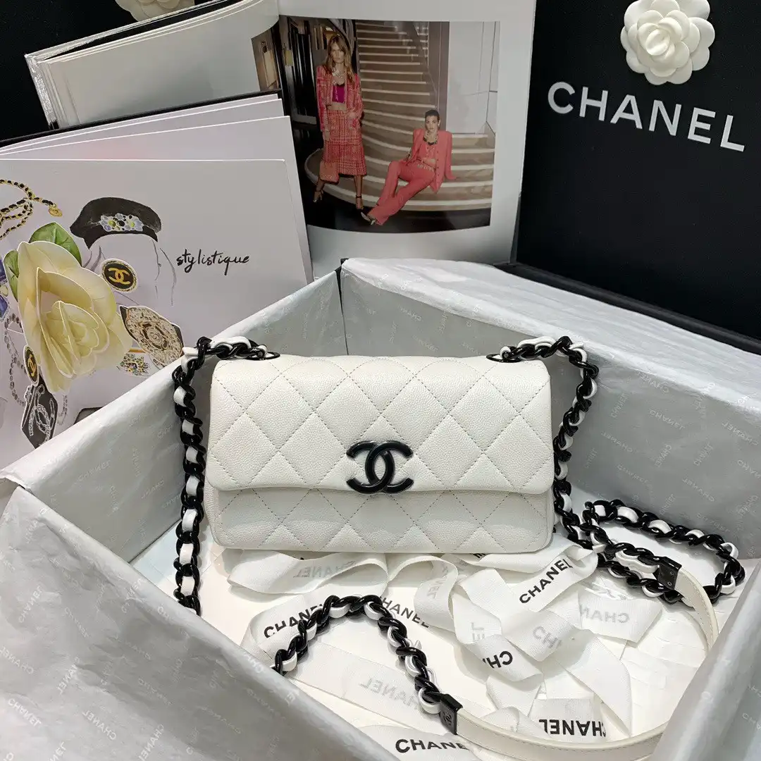 CHANEL SMALL FLAP BAG