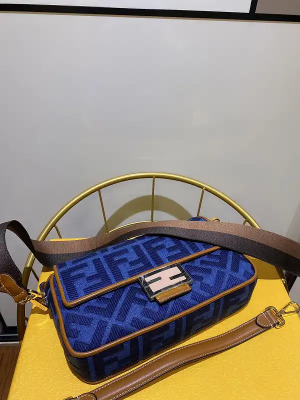 FENDI BAGUETTE