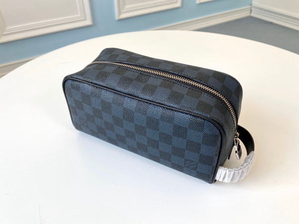 [FREE SHIPPING] LOUIS VUITTON TOILETRY POUCH