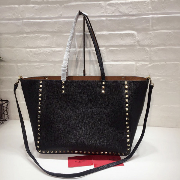 HOT SALE VALENTINO MEDIUM GRAIN CALFSKIN LEATHER ROCKSTUD BAG