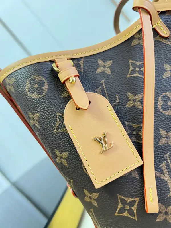 First bag ru LOUIS VUITTON CARRYALL PM