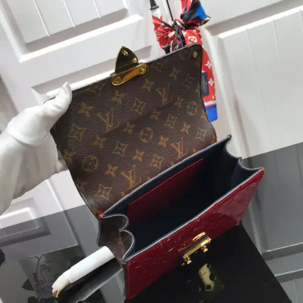 Frstbag ru LOUIS VUITTON WYNWOOD