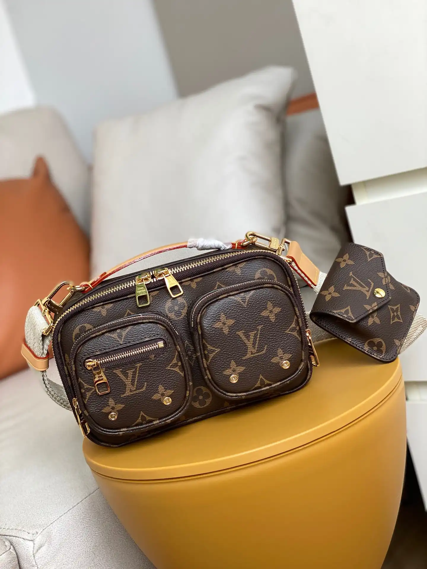 Cheap LOUIS VUITTON UTILITY CROSSBODY