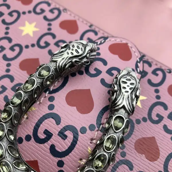 First Bag Ru GUCCI Valentine's Day Limited Edition Dionysus GG mini bag