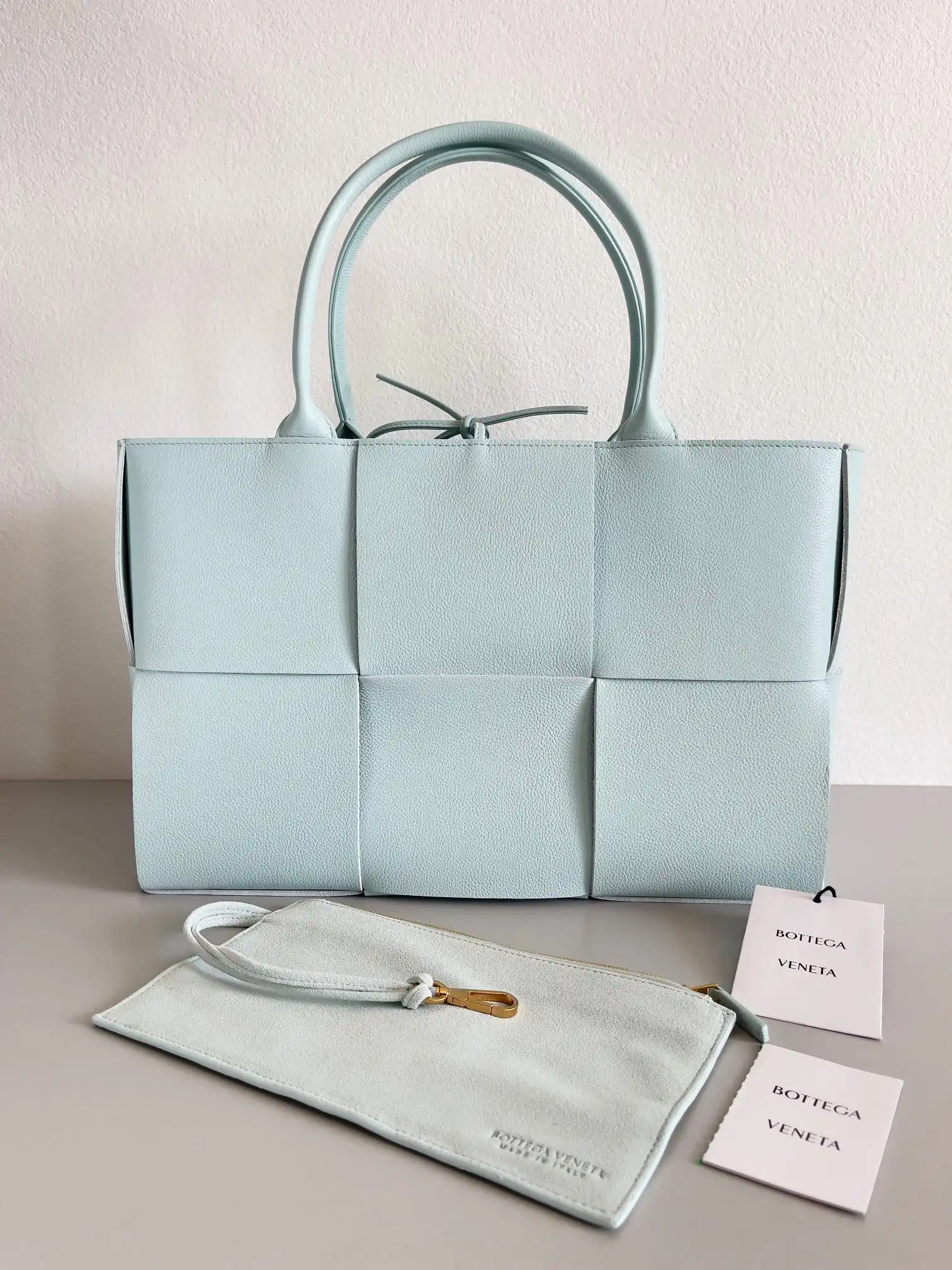 BOTTEGA VENETA ARCO MEDIUM TOTE