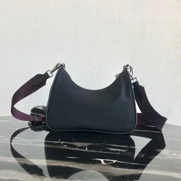 Bagsoffer PRADA NYLON HOBO BAG