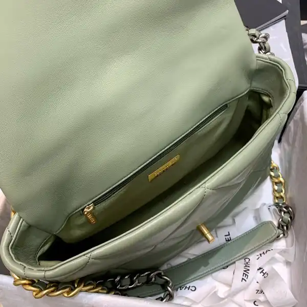 CHANEL 19 FLAP BAG