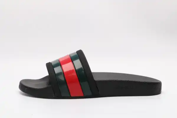 First bag ru GUCCI Web rubber slide sandal