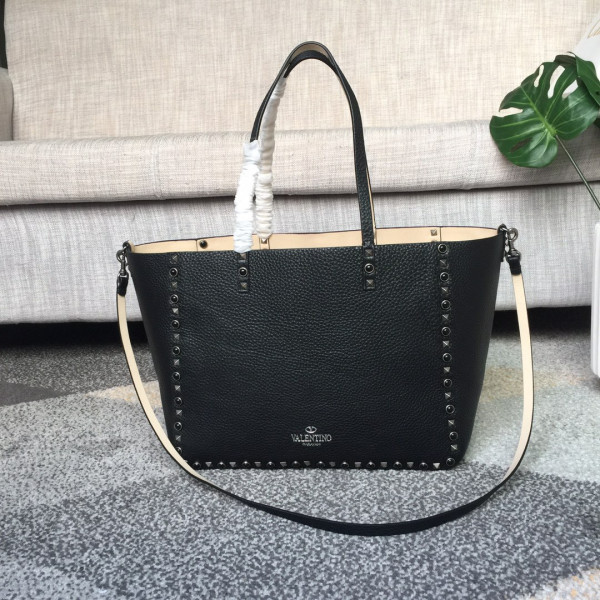 HOT SALE VALENTINO MEDIUM GRAIN CALFSKIN LEATHER ROCKSTUD BAG