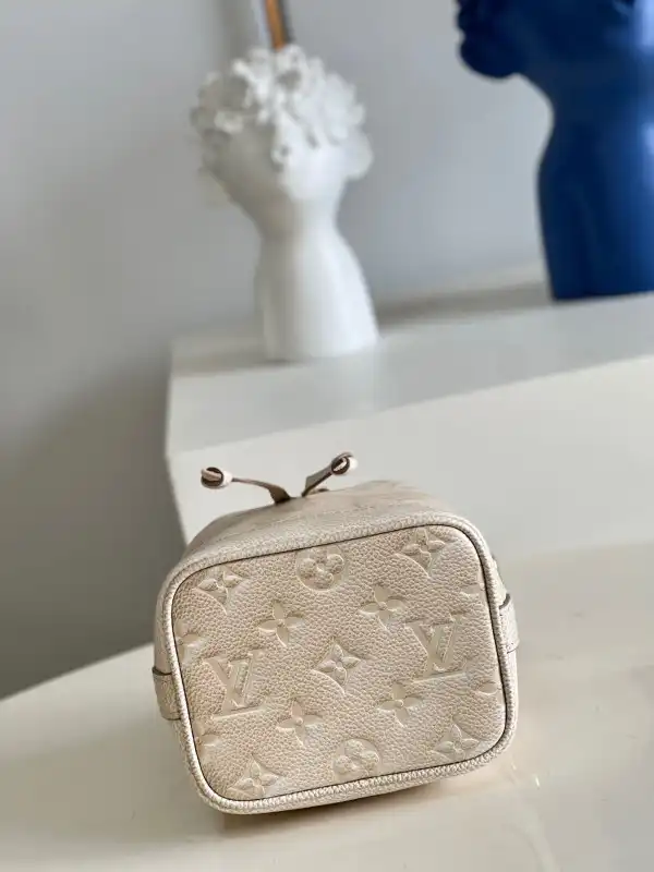 First bag ru LOUIS VUITTON NANO NOÉ