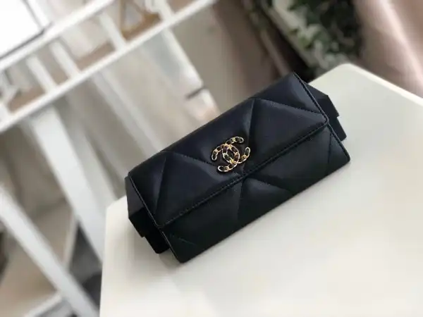 Yupoo bagsoffer CL 19 LONG FLAP WALLET