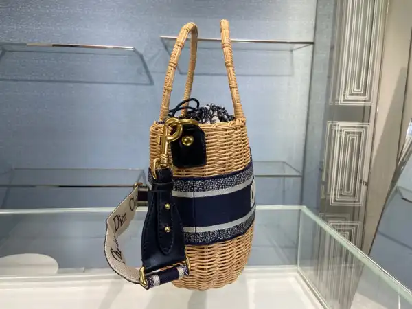 DIRO WICKER BASKET BAG