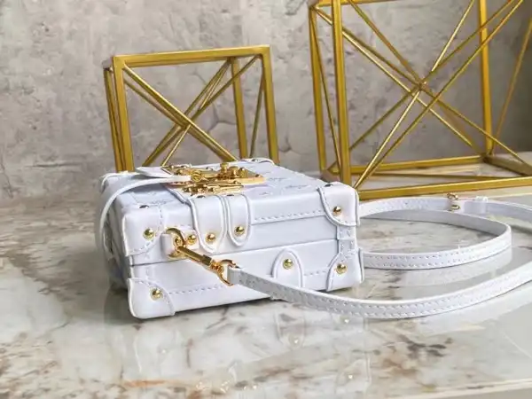 LOUIS VUITTON PETITE MALLE