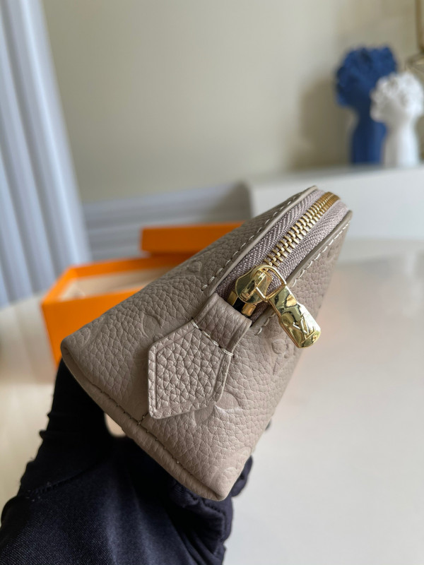 [FREE SHIPPING] LOUIS VUITTON COSMETIC POUCH