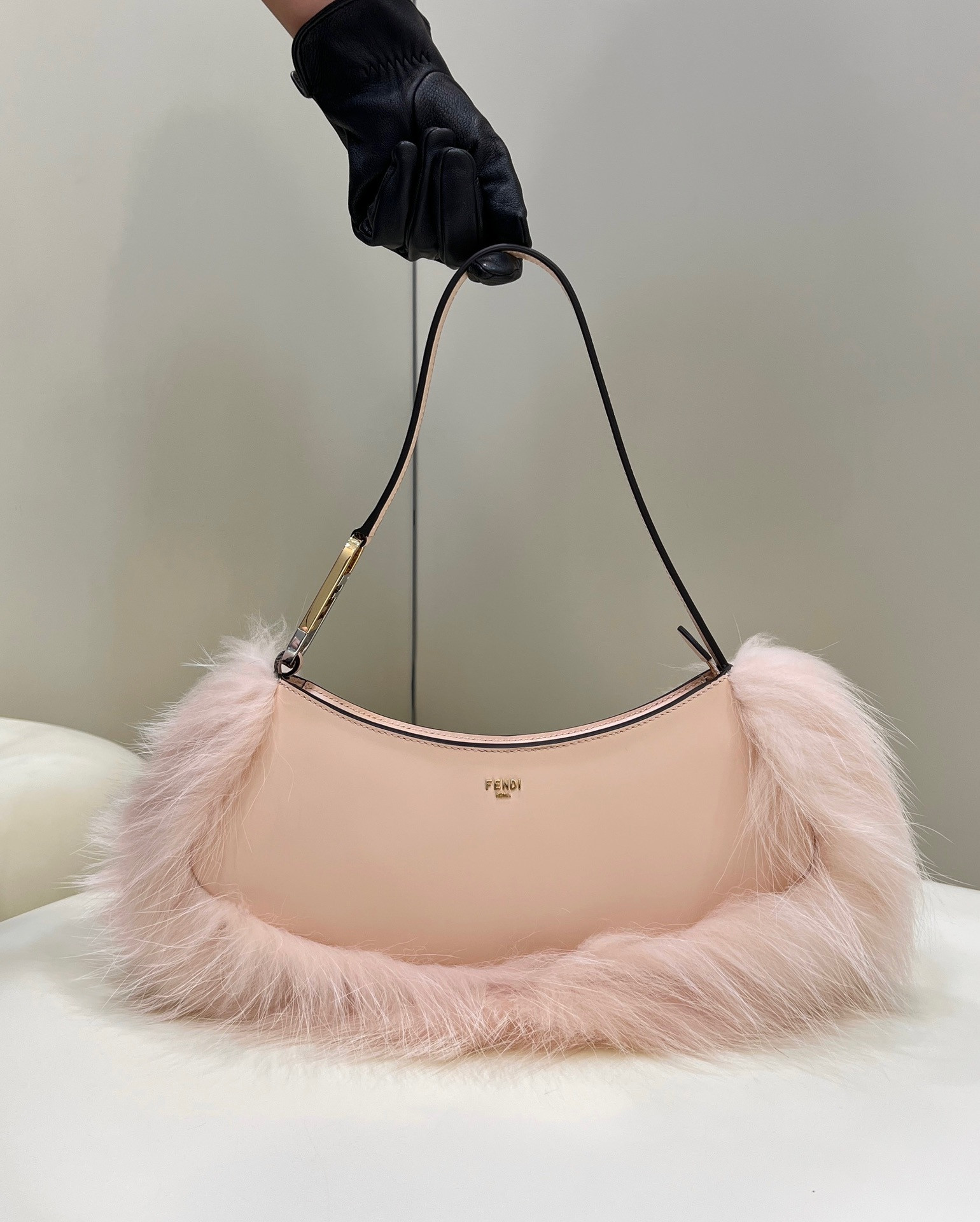 [FREE SHIPPING] FENDI O’Lock Swing