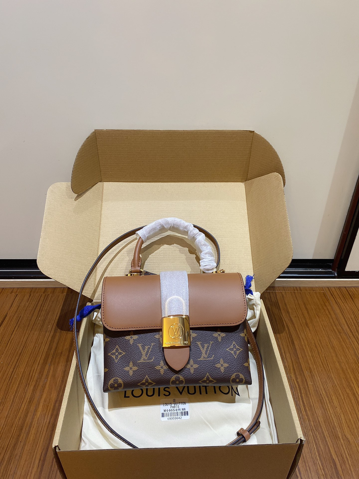 HOT SALE LOUIS VUITTON LOCKY BB