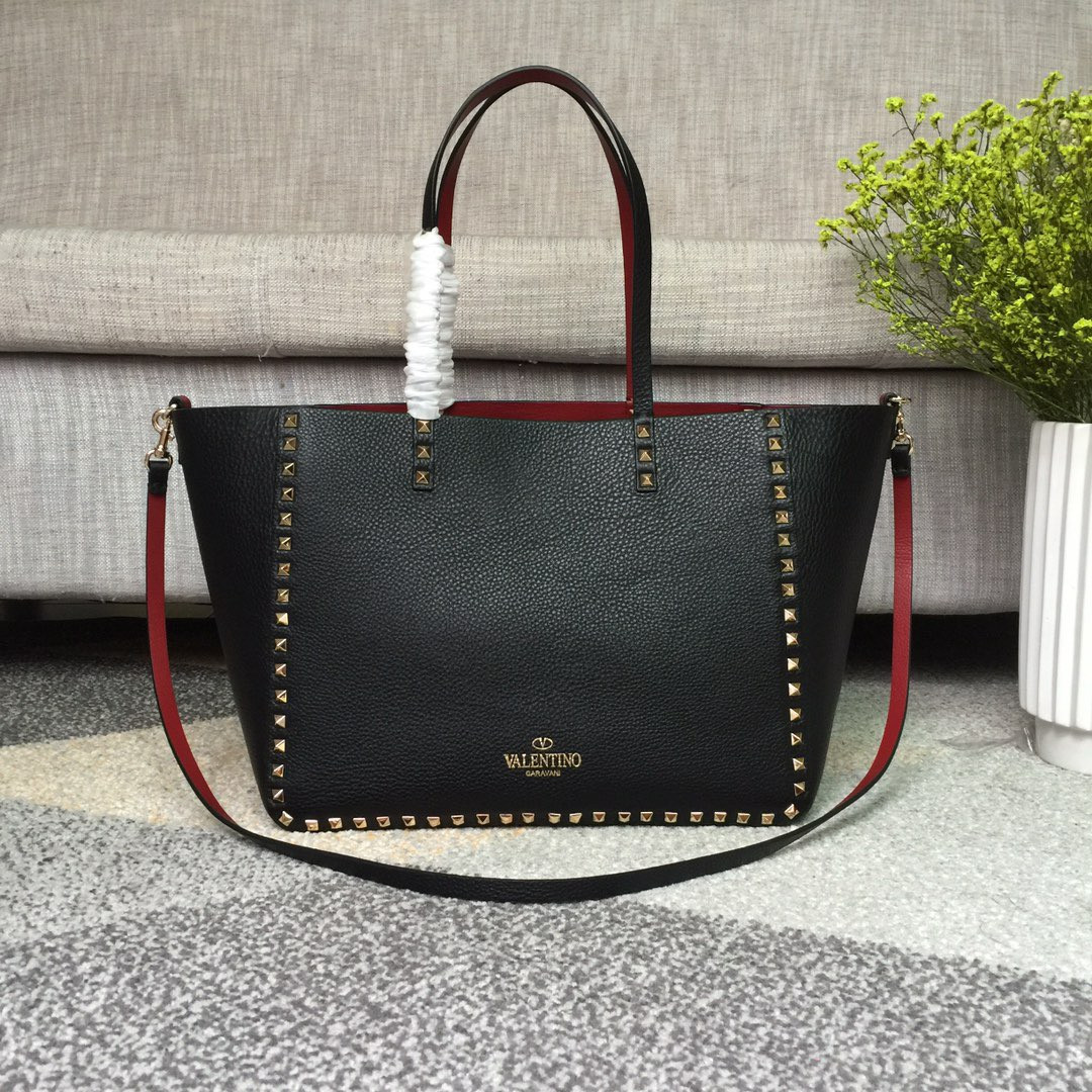 HOT SALE VALENTINO MEDIUM GRAIN CALFSKIN LEATHER ROCKSTUD BAG